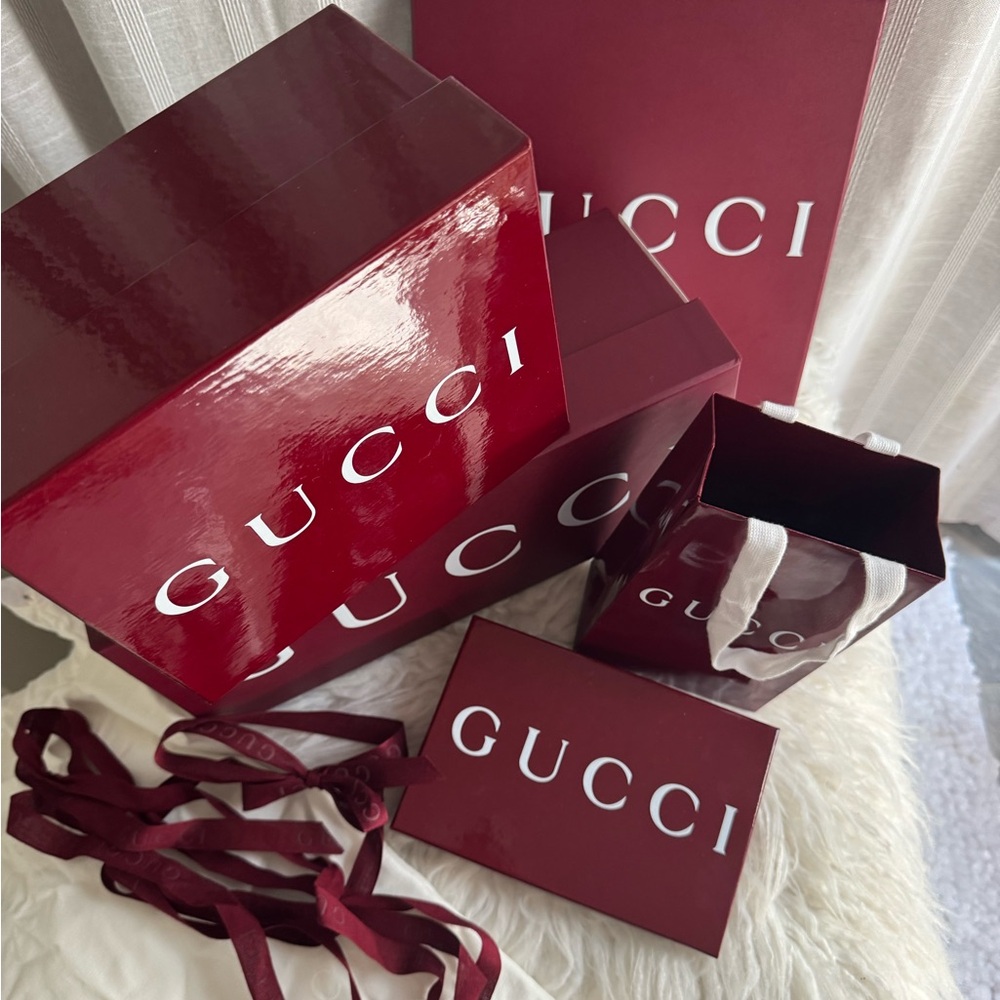 Gucci Deep Red Gift Box Collection - Picture 3 of 4